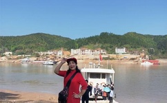 男朋友叫我打开腿上我